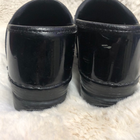 Dansko XP Pro Patent Leather Clogs – Black
Size EU 38 (US Women’s 7) - Picture 6 of 9